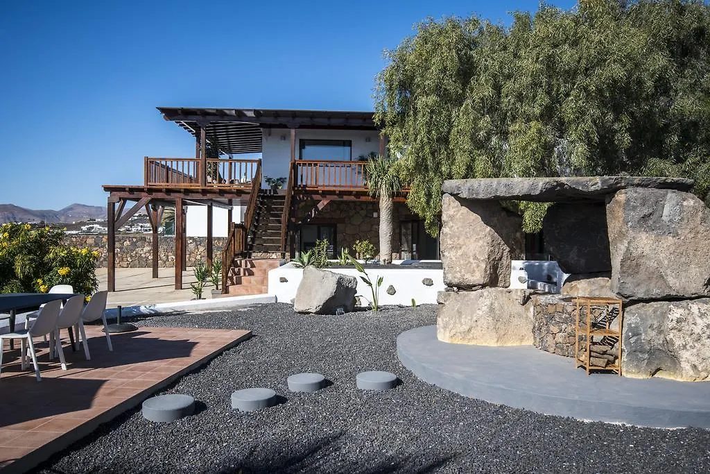 Villa Alcalde Macher 0*,
